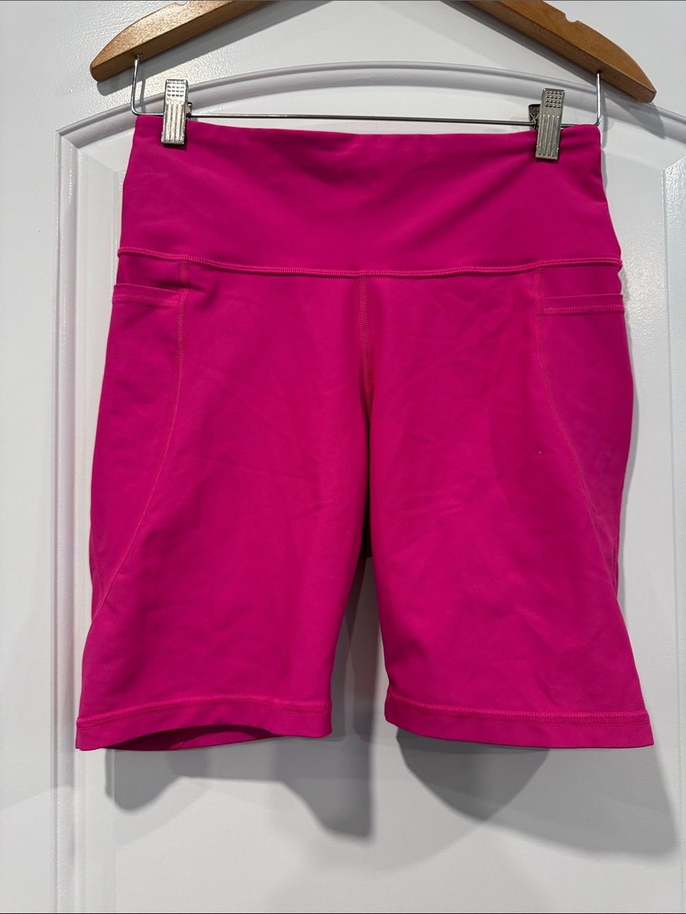 Old Navy Active Powersoft Bright Pink Athletic Shorts Size Large